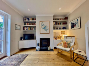 Chic 3 Bedrooms Home With Parking